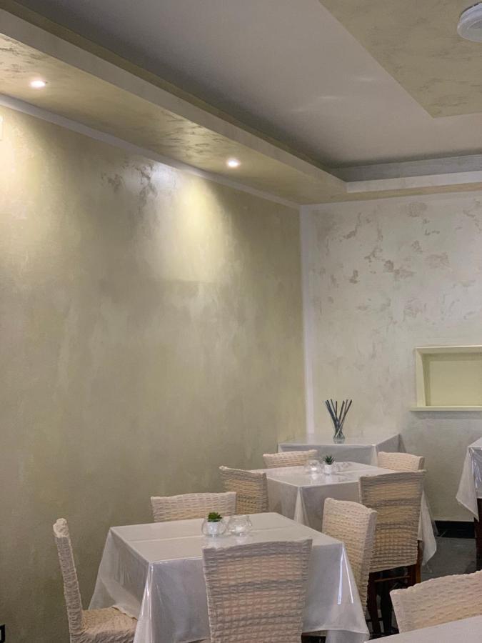 Hotel Neyra Beach Rimini Dış mekan fotoğraf