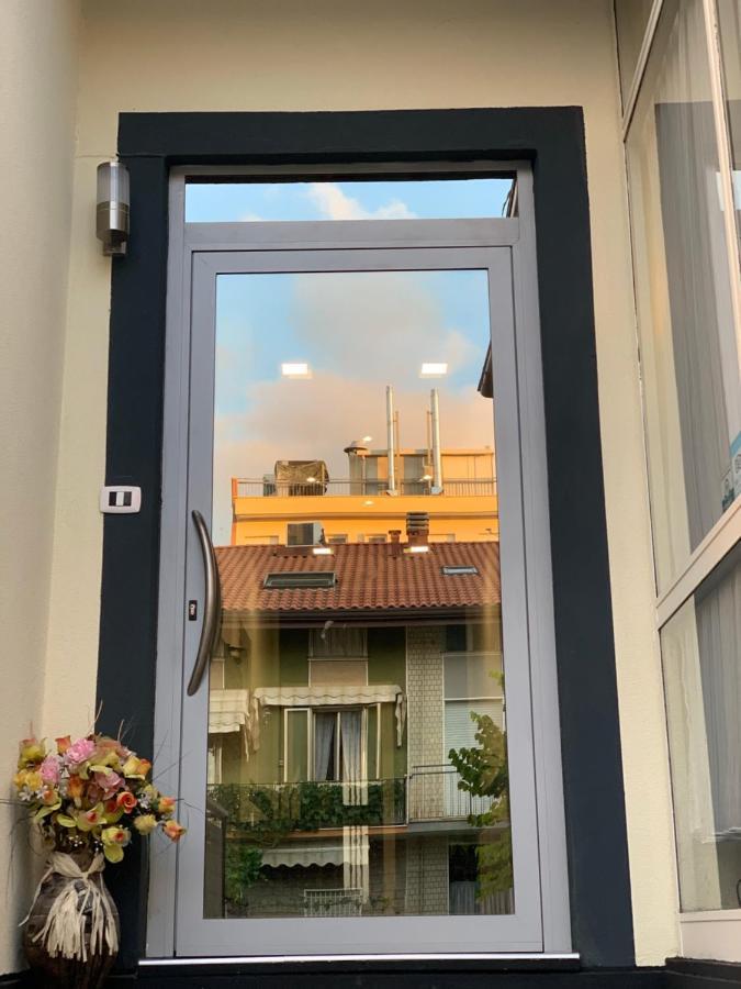 Hotel Neyra Beach Rimini Dış mekan fotoğraf