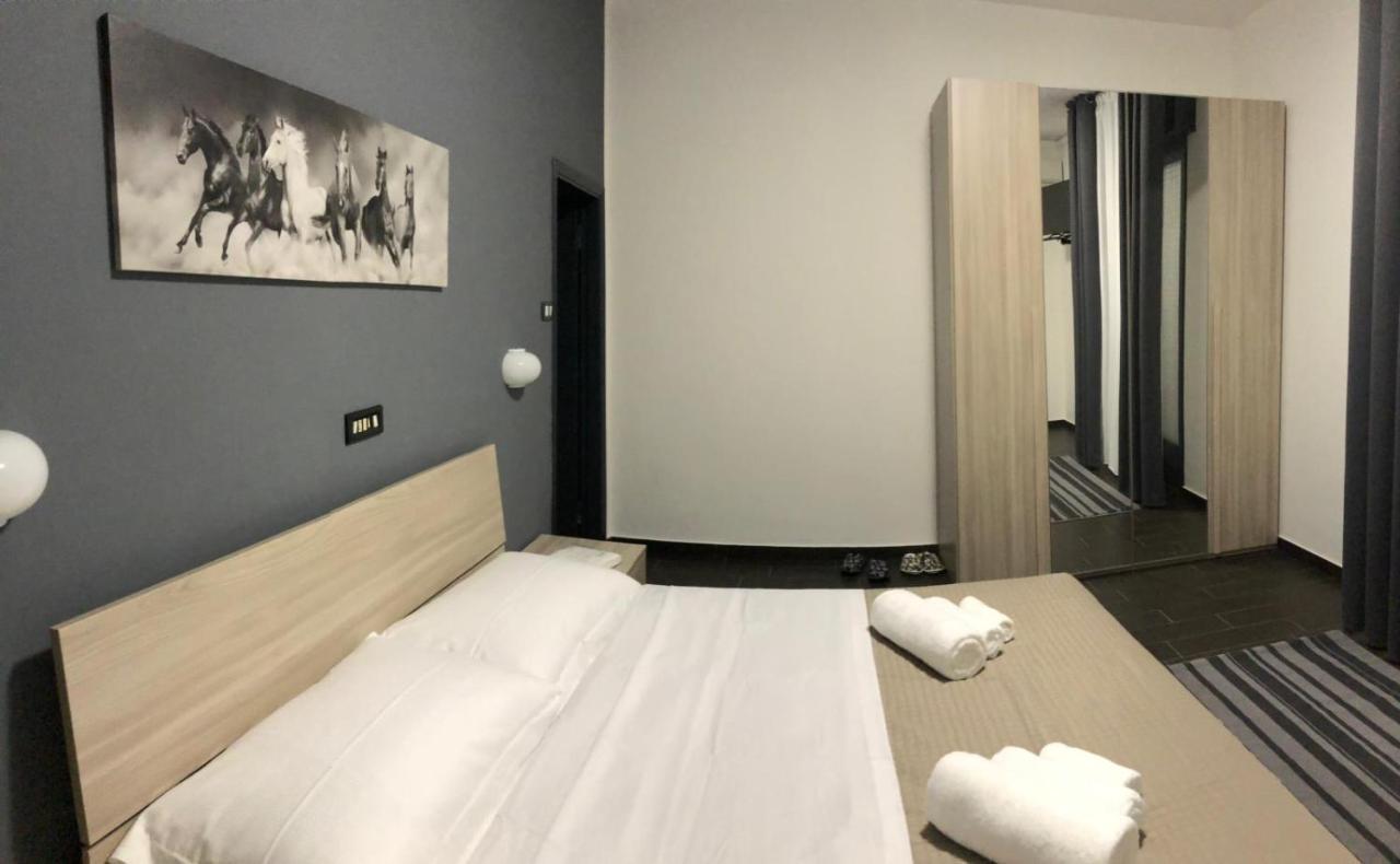 Hotel Neyra Beach Rimini Dış mekan fotoğraf