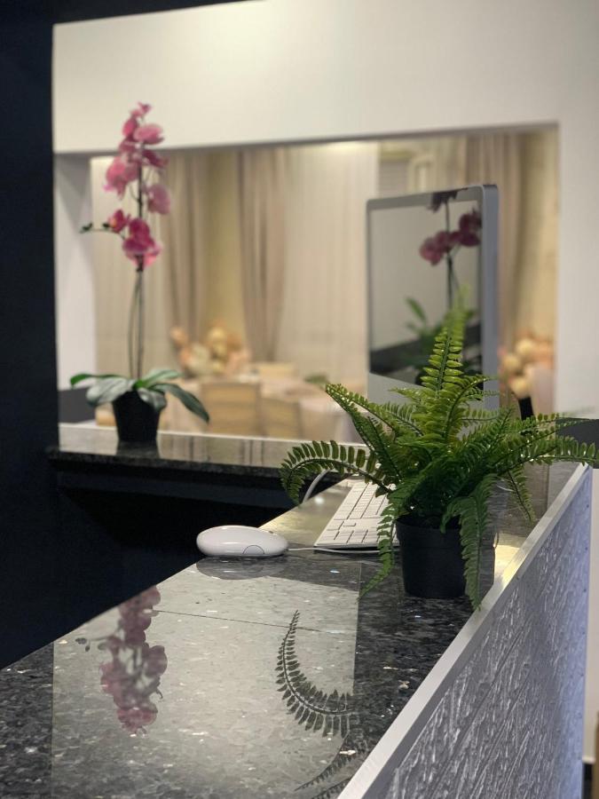 Hotel Neyra Beach Rimini Dış mekan fotoğraf