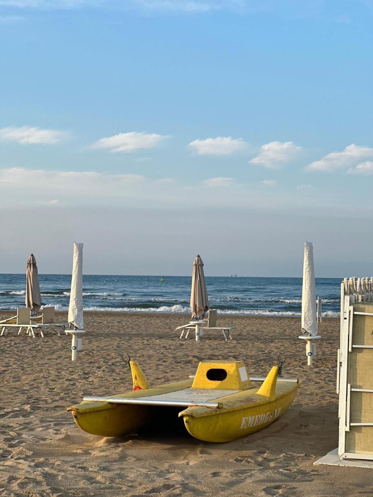 Hotel Neyra Beach Rimini Dış mekan fotoğraf